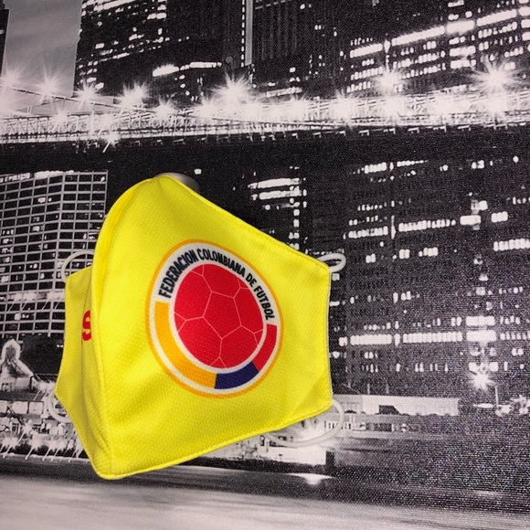 Colombia Mask - Picture 3 of 3